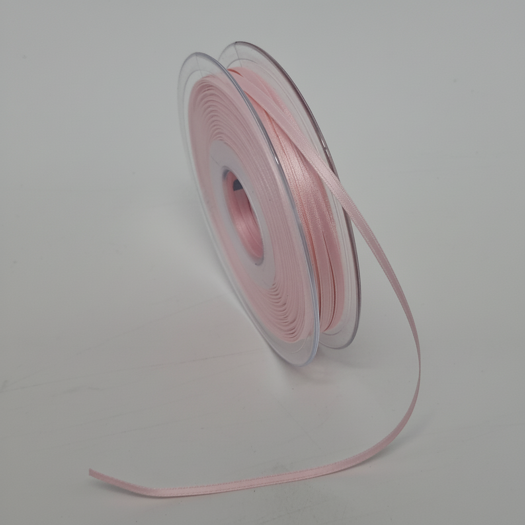 Satinband Rosa 2 – weißer Hintergrund