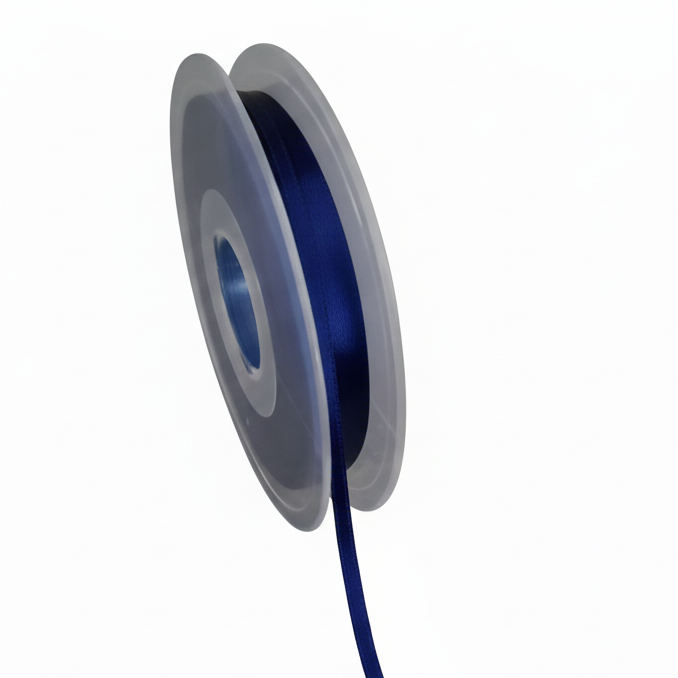 Blaues Satinband freigestellt